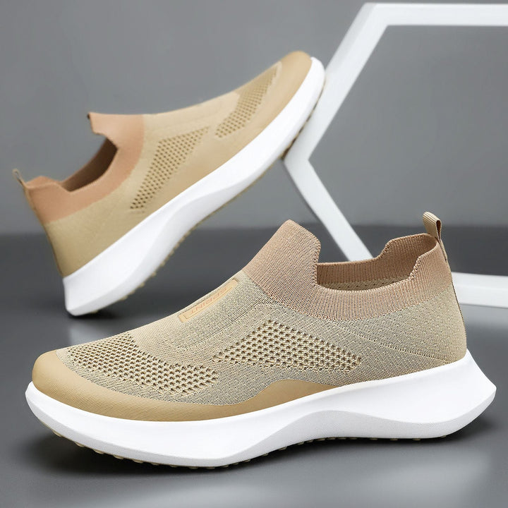 Women's Light Sneakers with Elastic Mesh Upper Mune Fashion