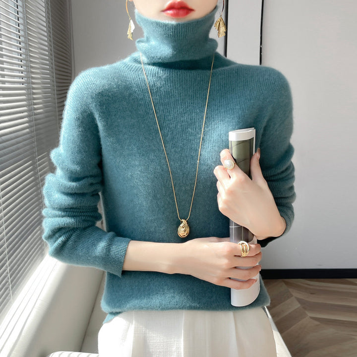 Women's short-cut turtleneck sweater made of soft cashmere blend with slim silhouette Mune Fashion