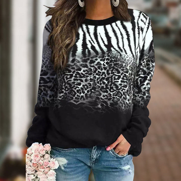 Women Animal Print Oversize Knit Sweater with Round Neckline and Gradient Mune Fashion