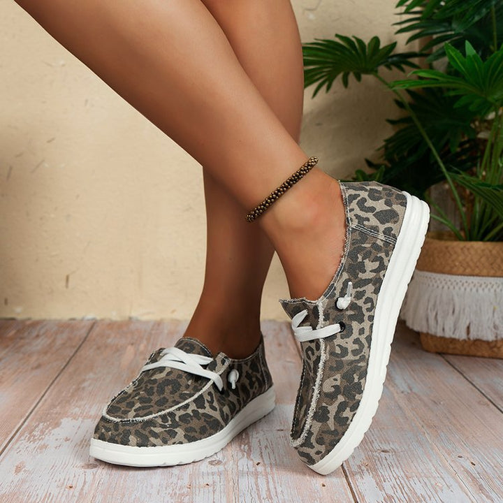 Women's sailcloth moccasin sneakers with elastic lacing, padded comfort insole and profiled rubber sole Mune Fashion