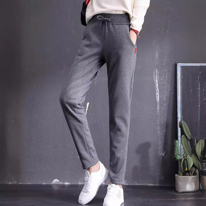Women's non-padded thermo jogging pants with teddy lining, elastic waistband and drawstring Mune Fashion