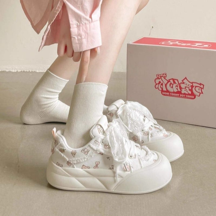 Women's sporty casual sneakers with unique animal motifs and practical lacing details Mune Fashion
