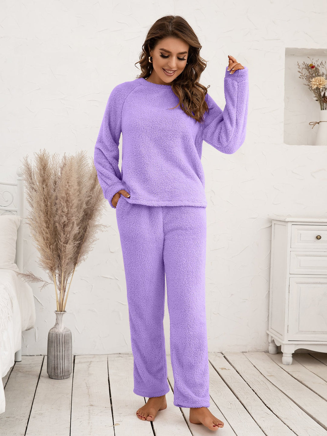Women Cozy Fleece Pajama Set with Long Sleeves and Comfortable Pants Mune