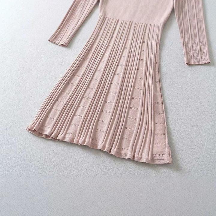 Women's Figure-Hugging Fine Knit Midi Dress with Square Neckline and Pleated Skirt Mune Fashion