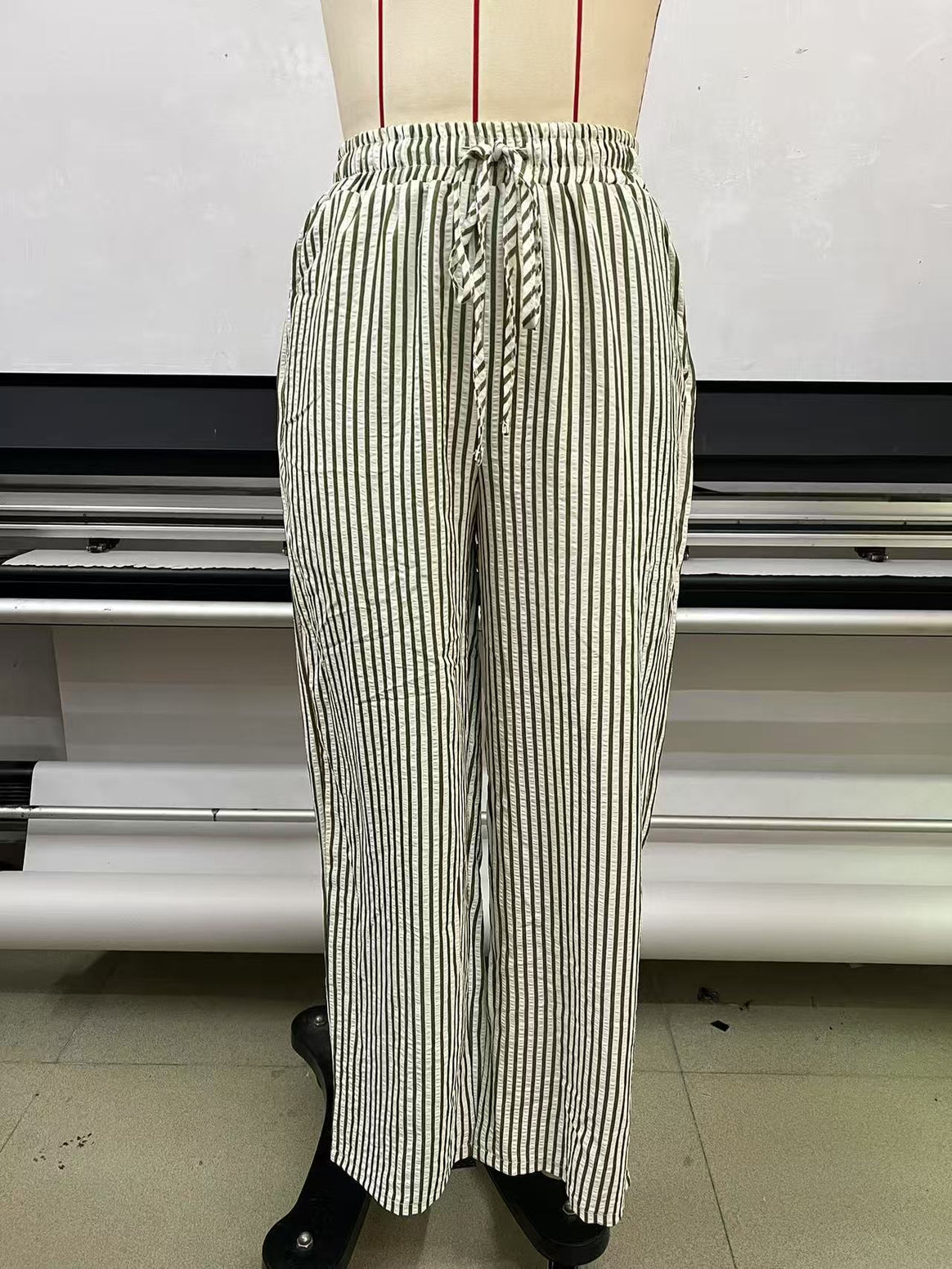Women's Marlene striped pants made of linen blend with wide leg, elastic waistband and drawstring Mune Fashion