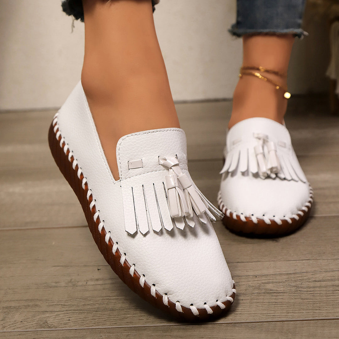 Women Comfortable Moccasins with Fringe Detail Mune Fashion