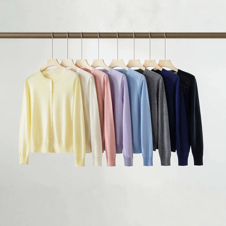 Women's fine knit cardigan with round neckline and button placket Mune Fashion