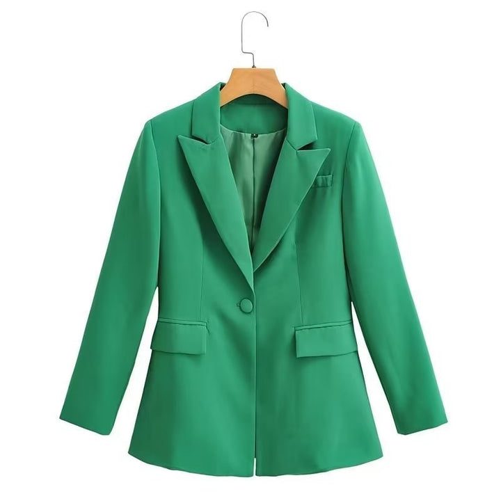 Ladies figure-flattering single-button blazer in a modern oversized cut with notched lapels and patch pockets Mune Fashion