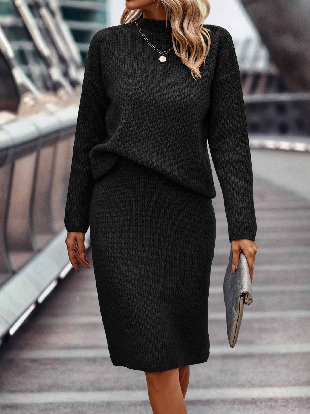 Women's knitted twinset with oversized sweater and knee-length pencil skirt Mune Fashion