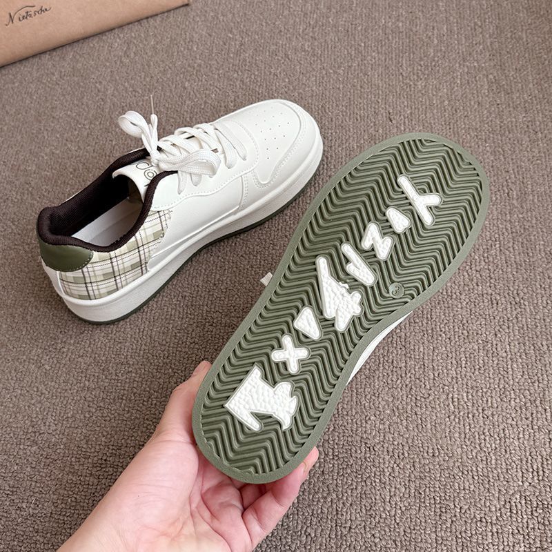 Women's fashionable sneakers with checkered inserts and cushioned sole Mune Fashion