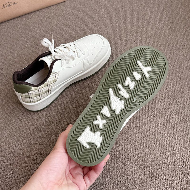 Women's fashionable sneakers with checkered inserts and cushioned sole Mune Fashion