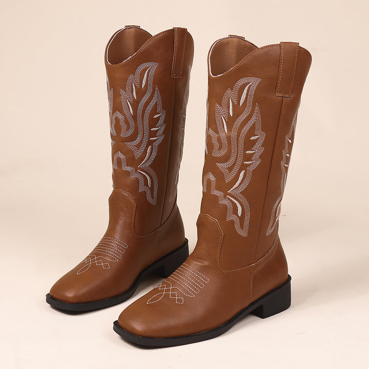 Women's cowboy boots with mid-height shaft, square toe area and decorative embroidery Mune Fashion