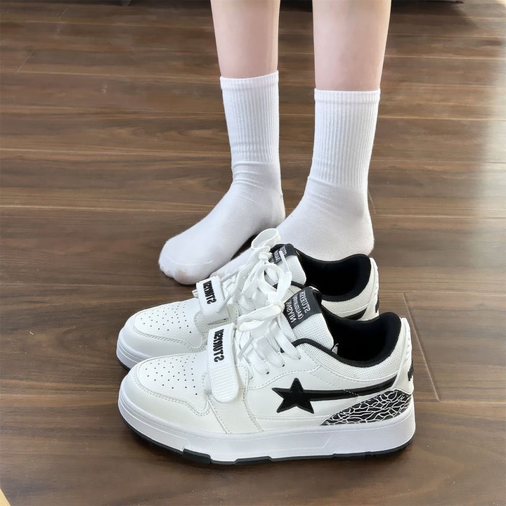 Women's sneakers with double Velcro fastening and breathable upper material structure Mune Fashion