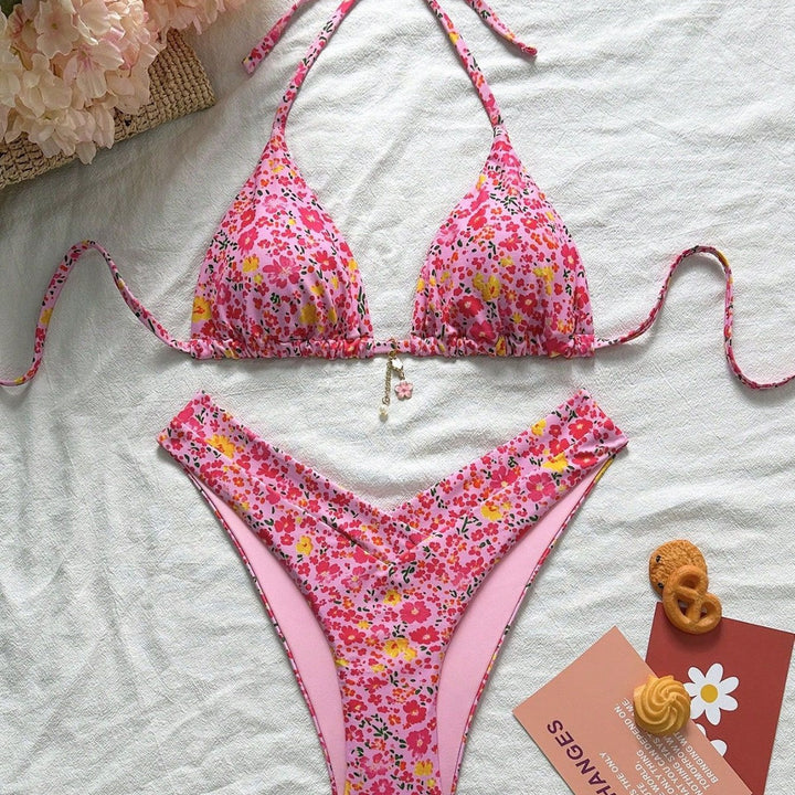 Women's Triangle Bikini with Floral Pattern Mune Fashion
