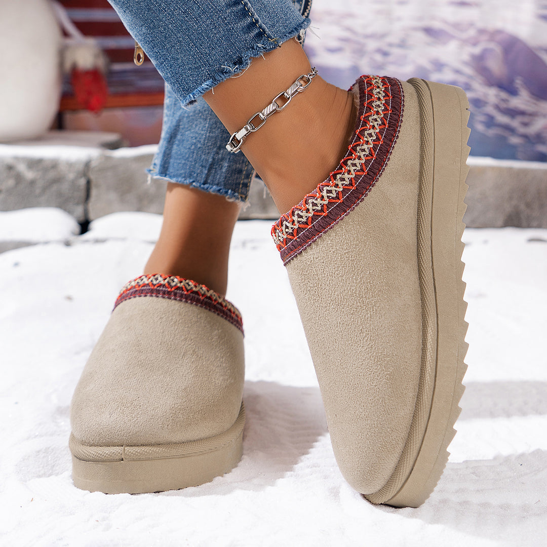 Women’s Lined Loafer Slippers made of Suede-Like Material with Embroidered Edge and Profiled Platform Mune Fashion