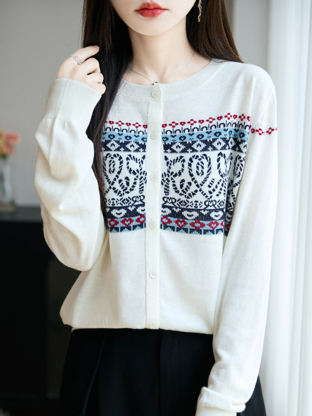 Women's Lightweight Fine Knit Cardigan with Nordic Jacquard Pattern and Fine Button Placket Mune Fashion