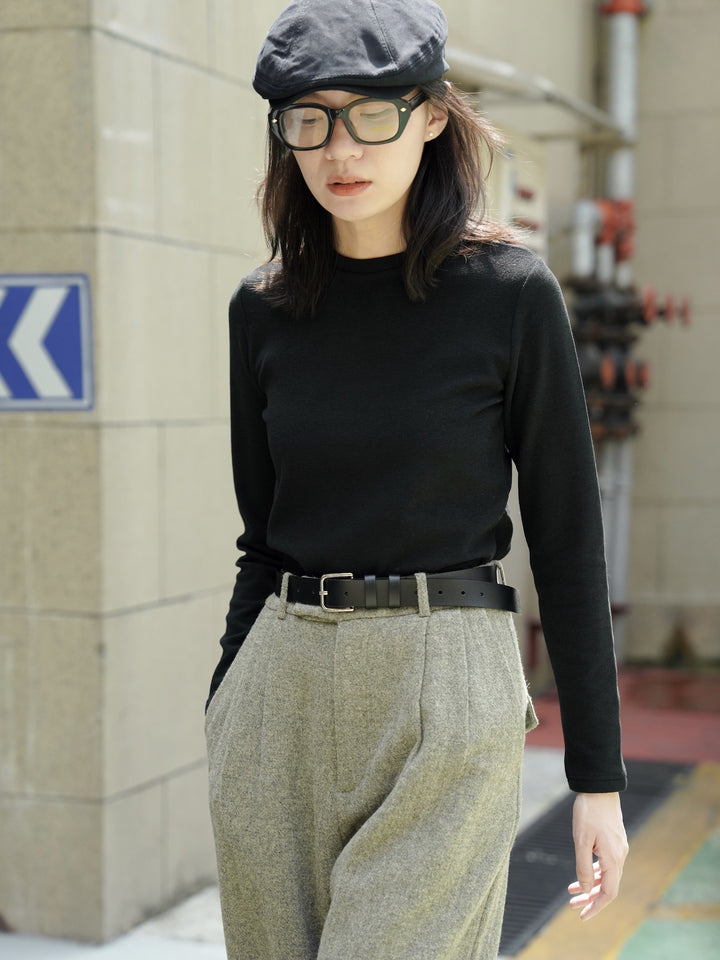 Women's fine round neck sweater made of cotton blend with slightly tailored silhouette Mune Fashion
