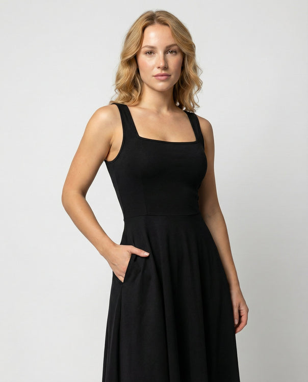Elegant women's maxi dress with soft cut & square neckline | Mune Fashion