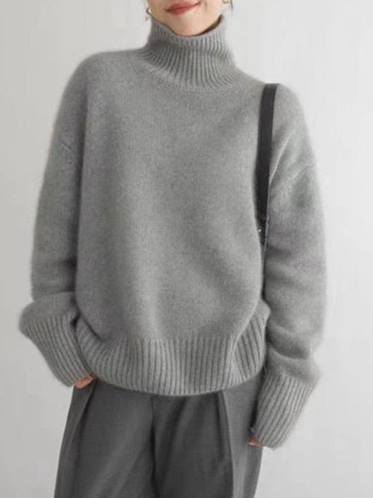 Mune | Elegant Turtleneck Sweater for Women