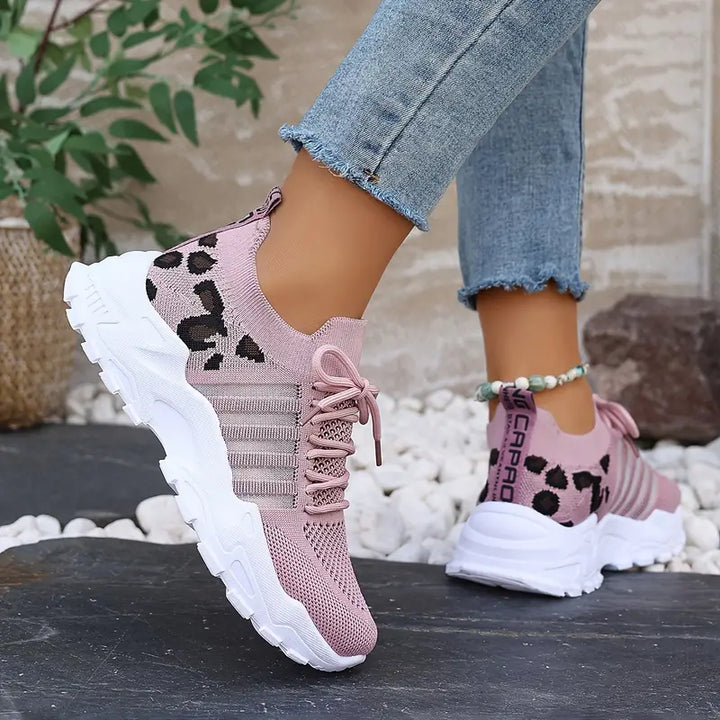 Breathable sneakers with leopard pattern