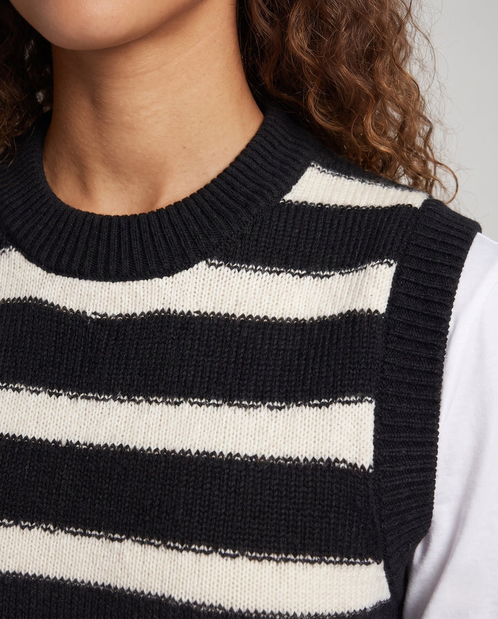 Product 10995808895322 - close_up_detail