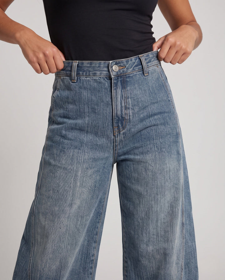 Product 10999785881946 - close_up_detail