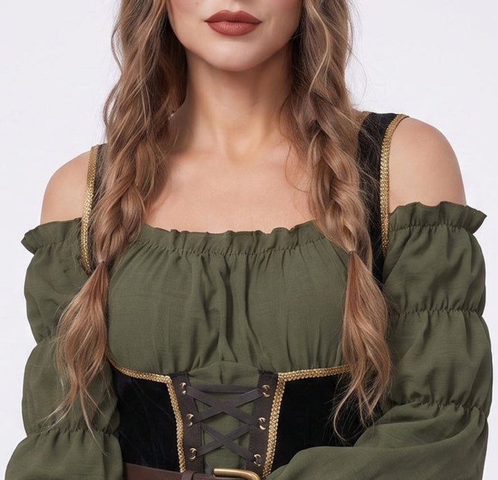 Women's Pirate Costume with Playful Details Mune Fashion