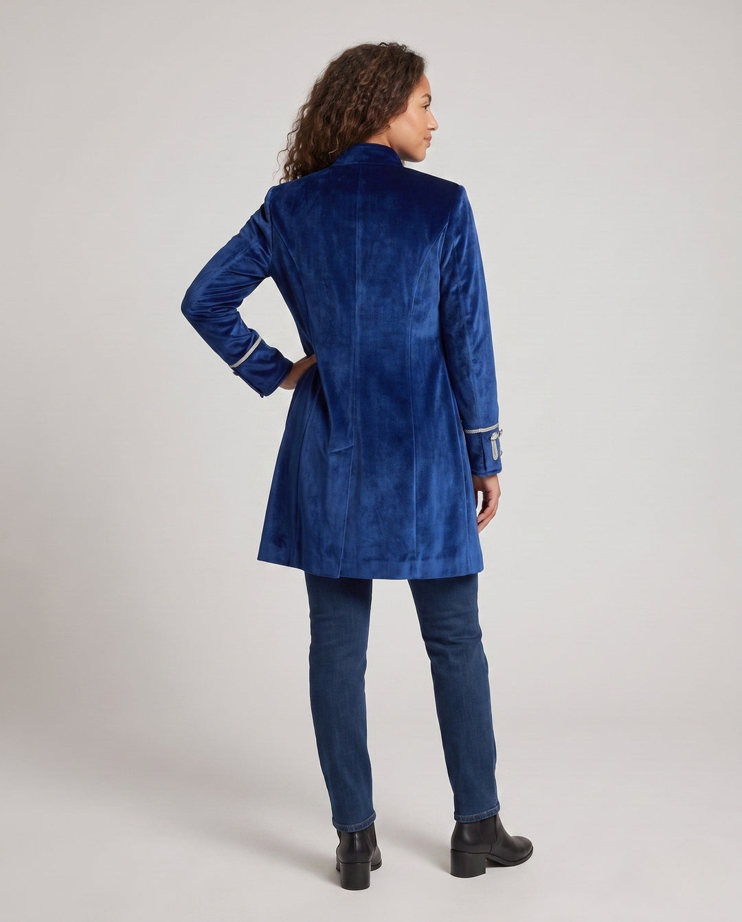 Women elegant velvet tailcoat with elaborate buttons Mune Fashion