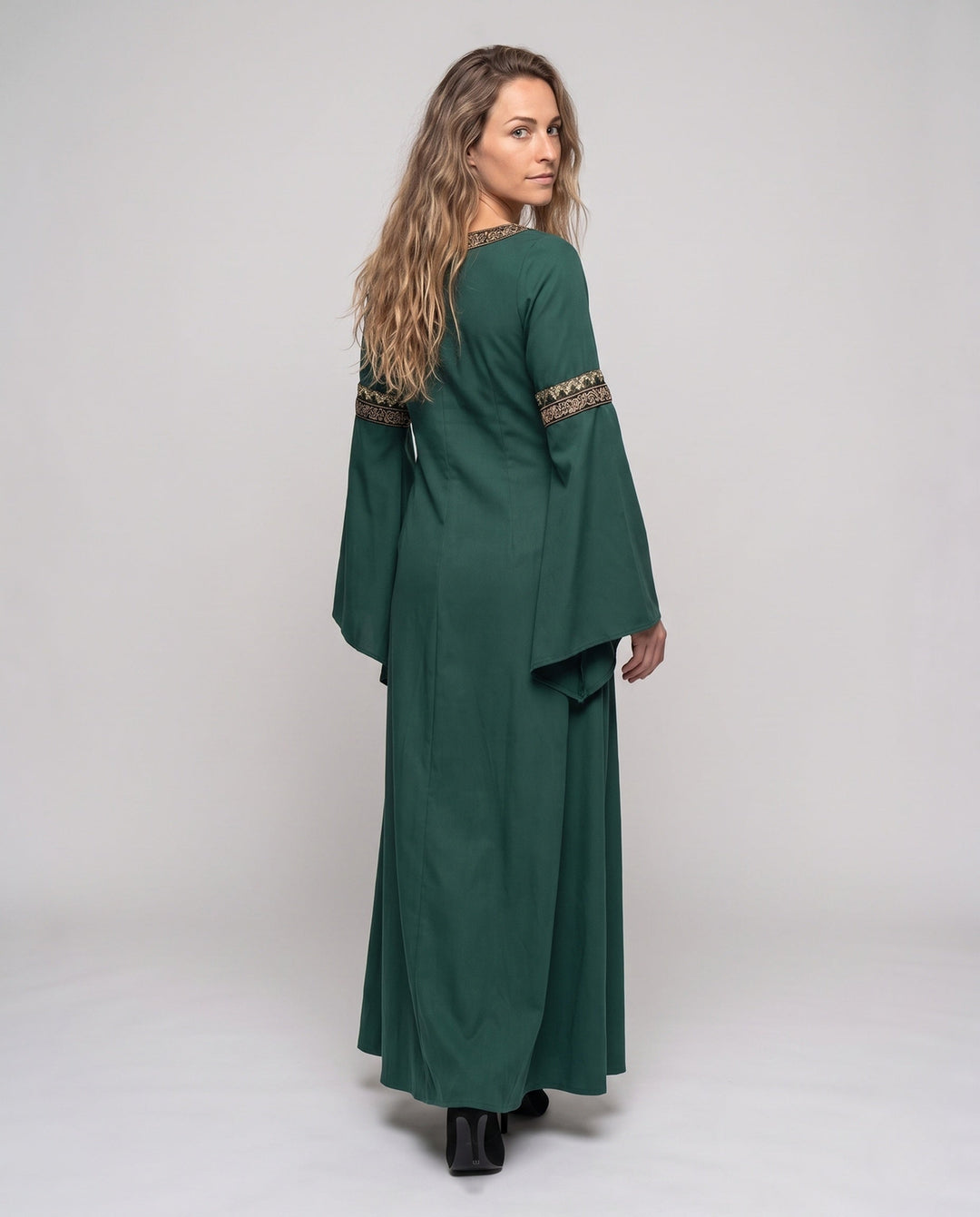 Women's historic fairy tale dress with elegant lacing design Mune Fashion