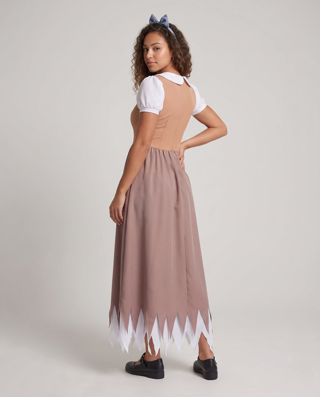 Women's Enchanting Costume Dress with Sleeves and Delicate Details Mune Fashion
