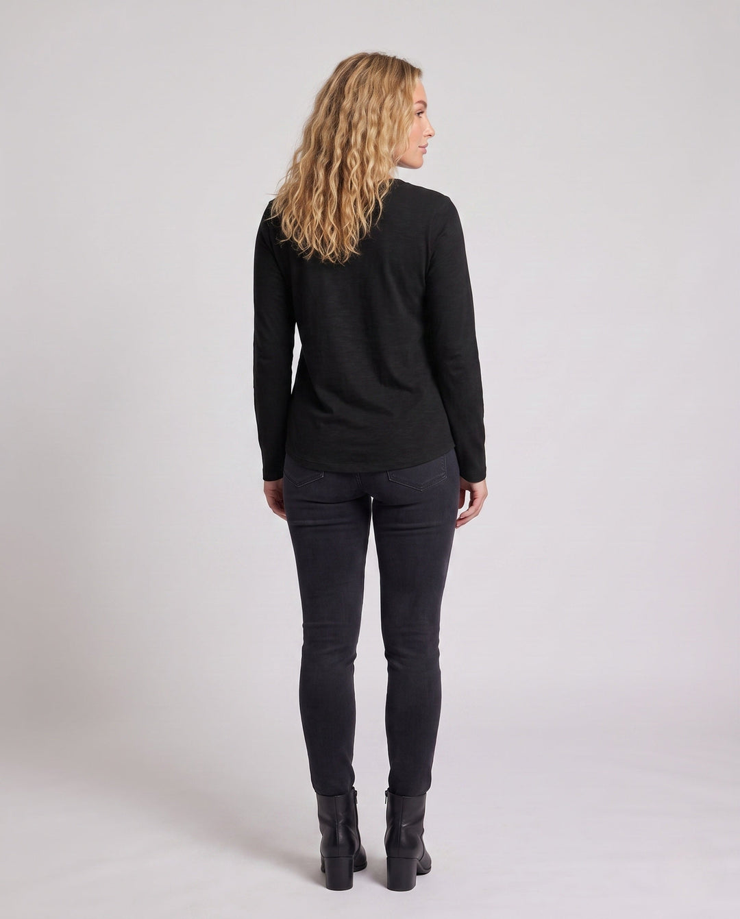 Product 15979762286922 - back_view