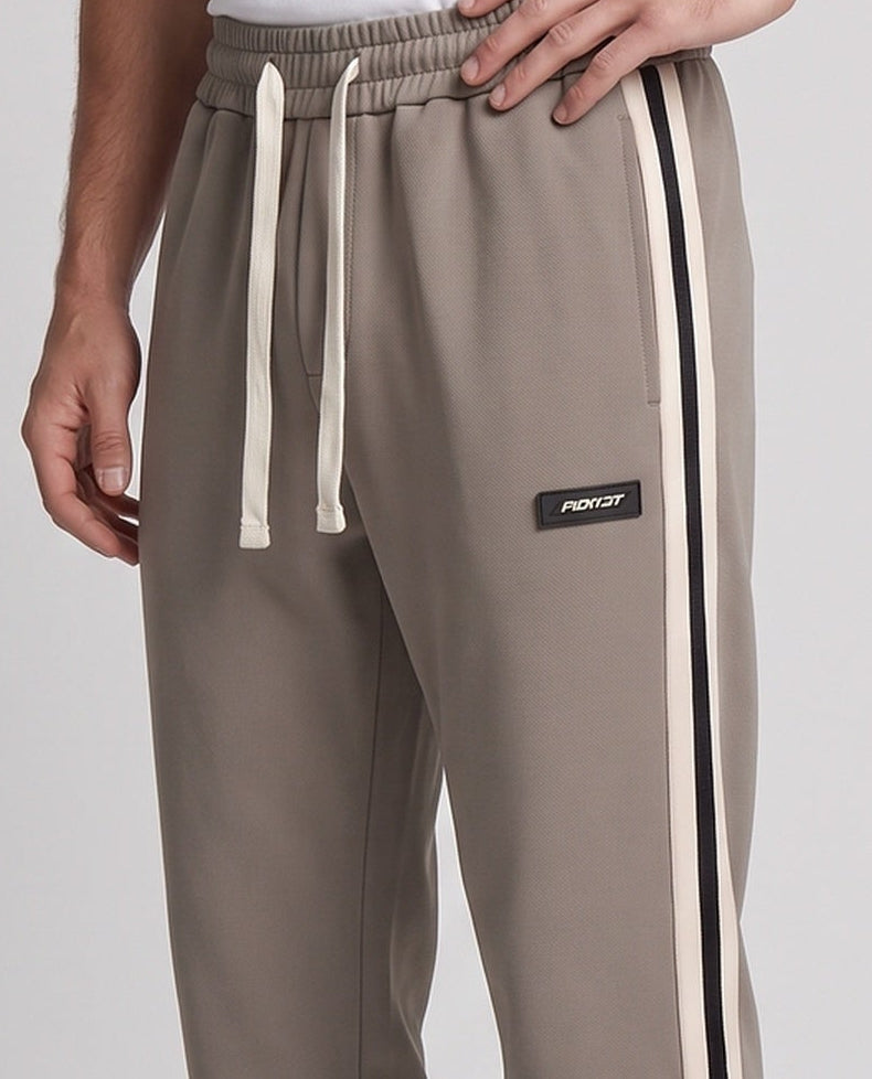 Men's sporty jogging pants with side contrast stripes Mune Fashion