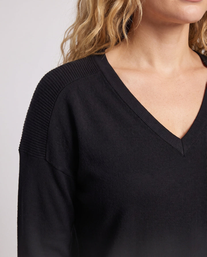 Product 16033028833610 - close_up_detail
