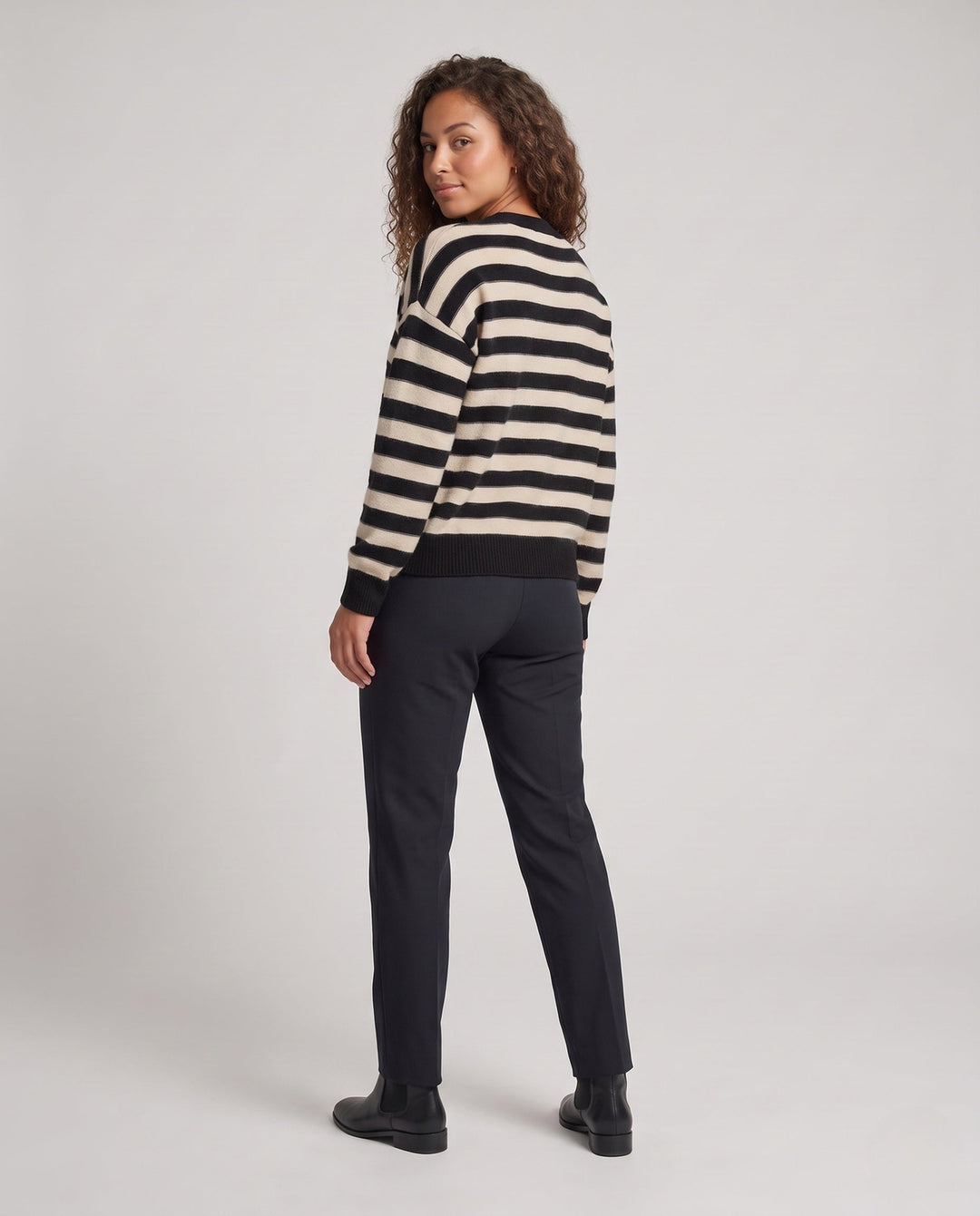 Product 16034478424394 - back_view