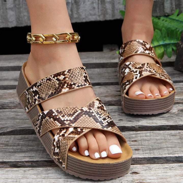 Orthopedic fashion sandals