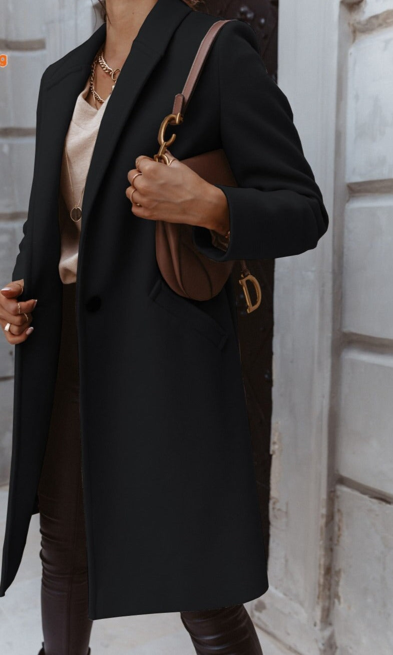 Mune | Coat with lapel and button