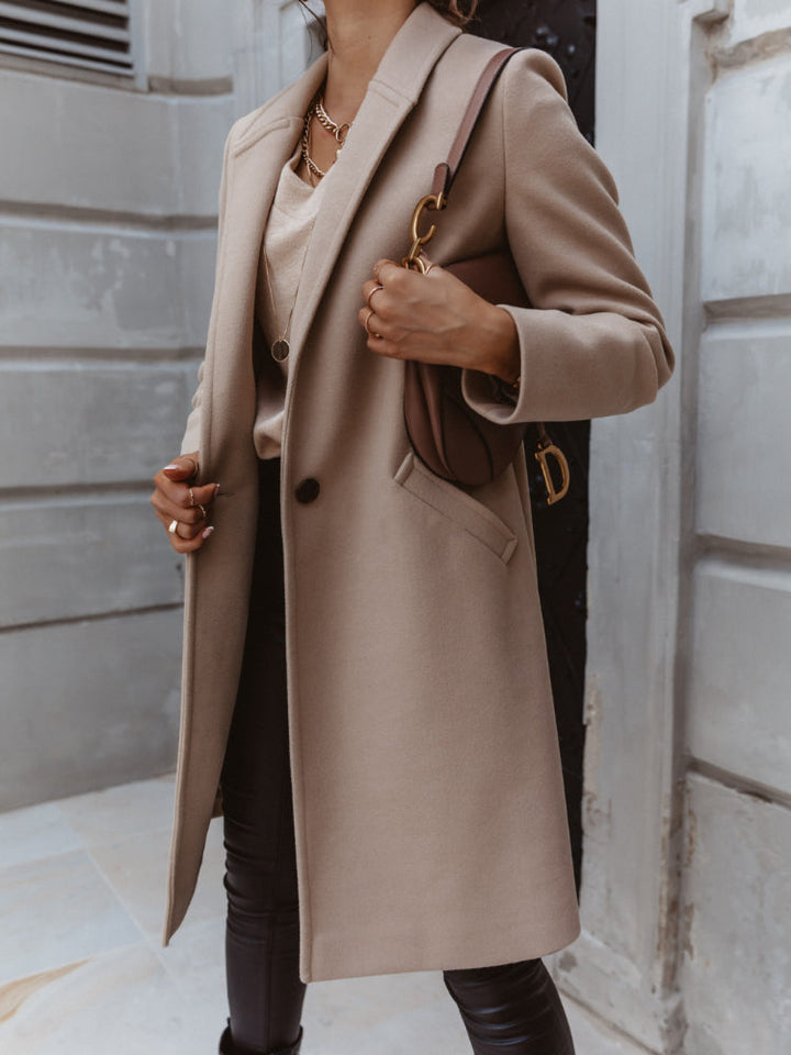 Mune | Coat with lapel and button