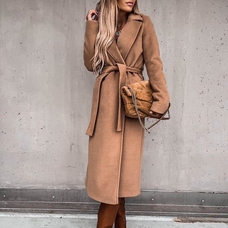 Mune | Elegant Wool Coat with Belt