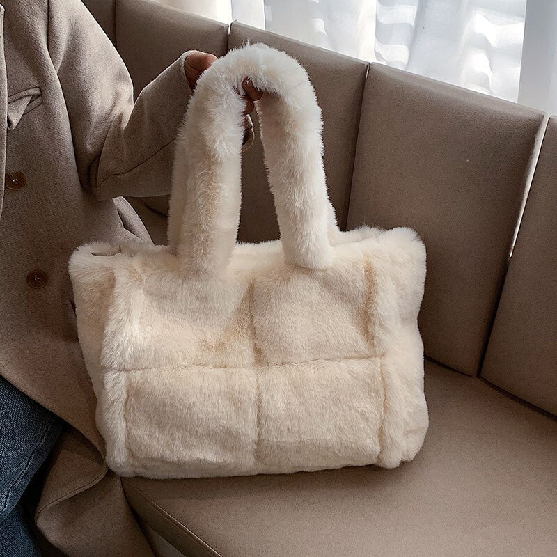 Mune | Dante Pipe Plush Handbag A Comfortable & Wintry Women's Handbag