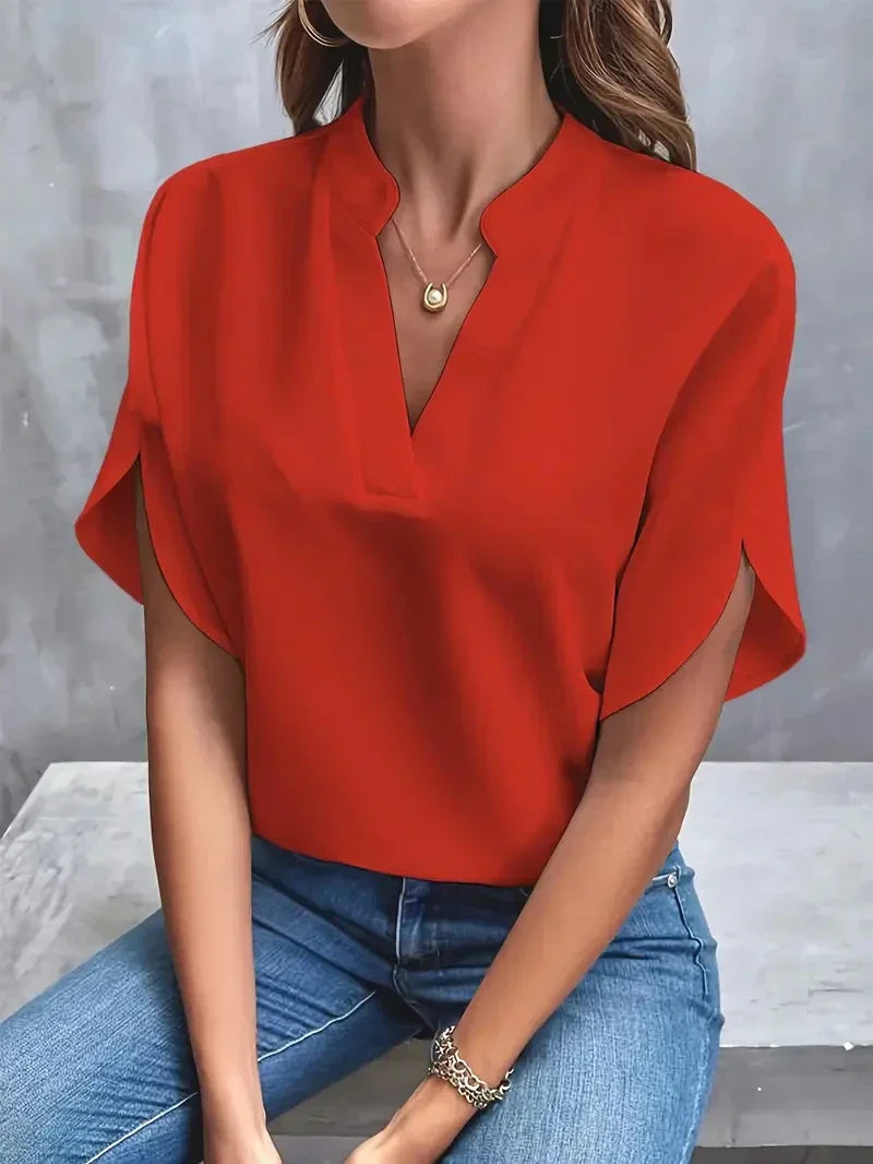 Mune | Blouse with V-Neck and Side Slits