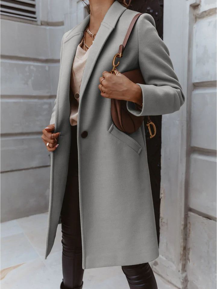 Mune | Coat with lapel and button