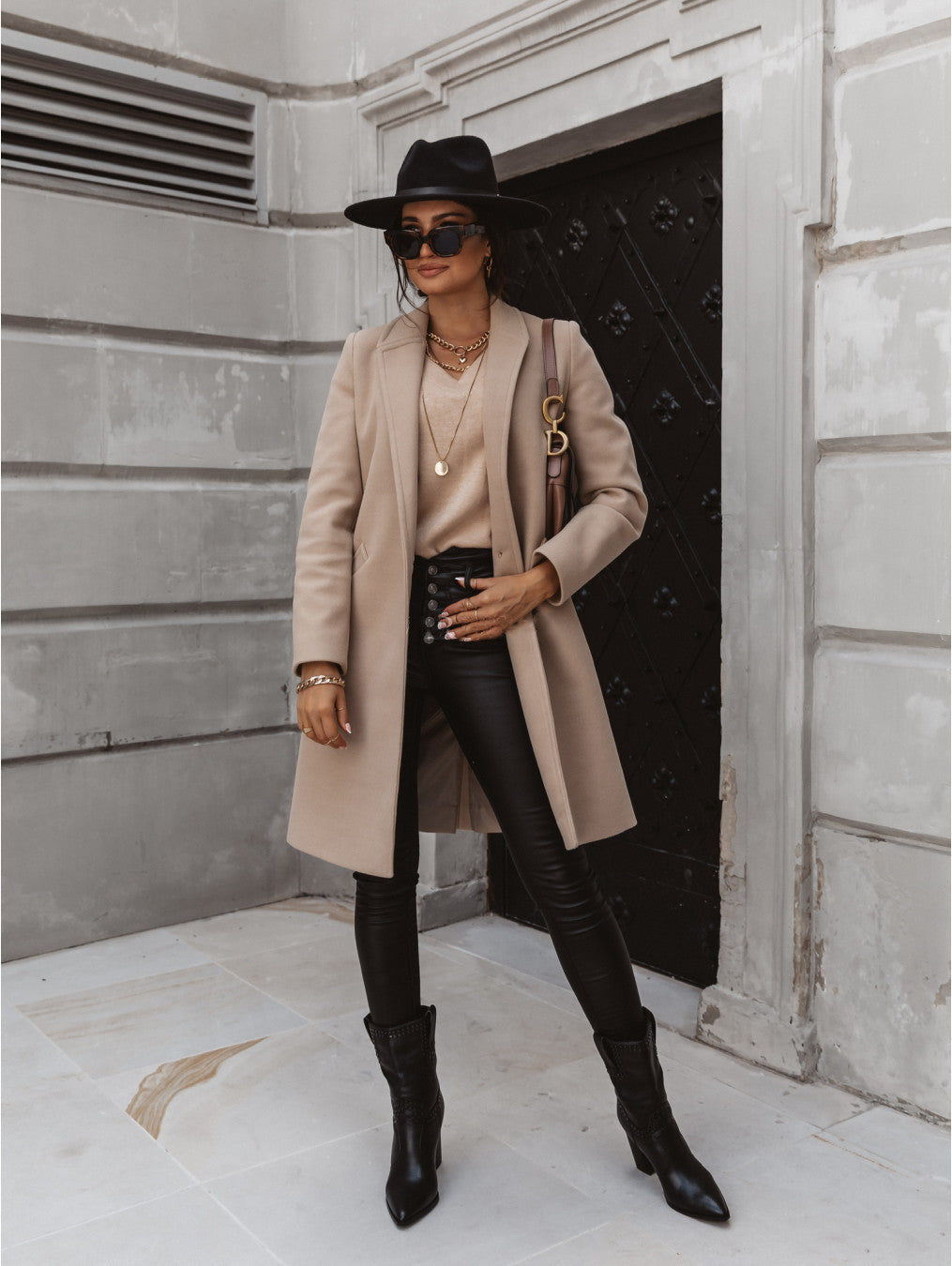 Mune | Coat with lapel and button