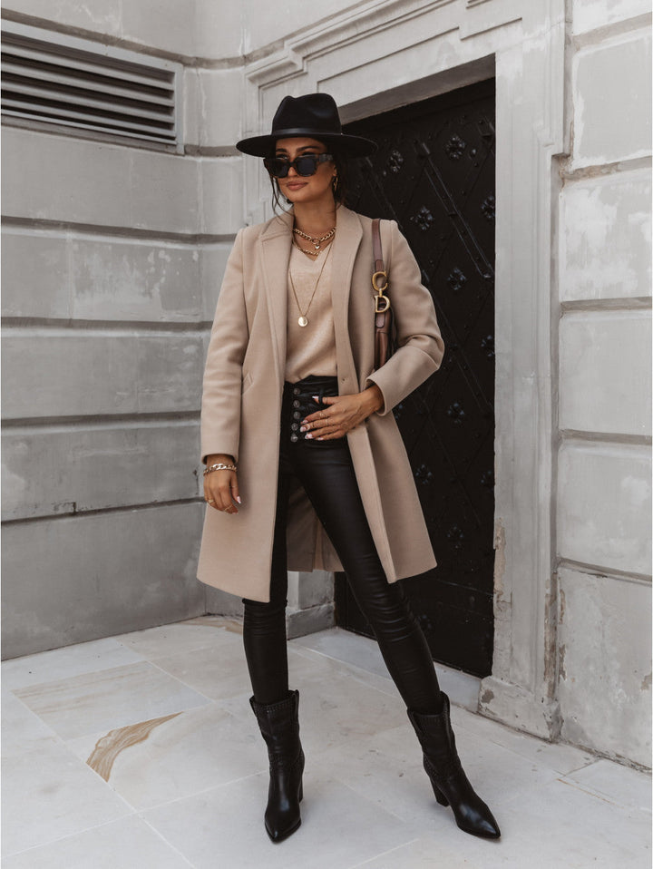 Mune | Coat with lapel and button
