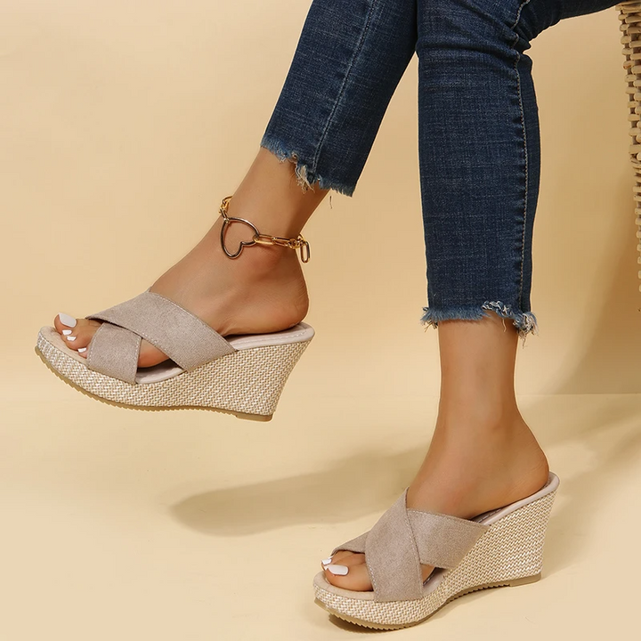 Orthopedic women's sandals