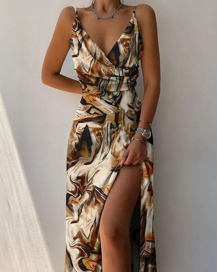 Mune | Dress with deep U-neckline and ruffle opening