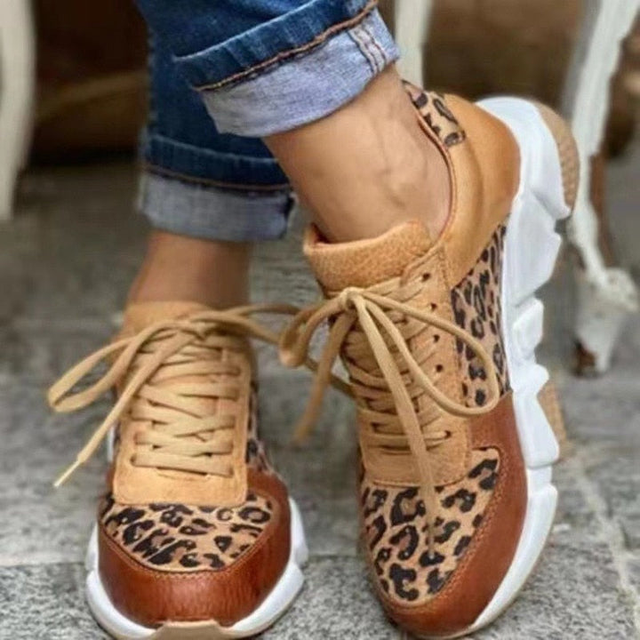Comfortable women's shoes with leopard pattern