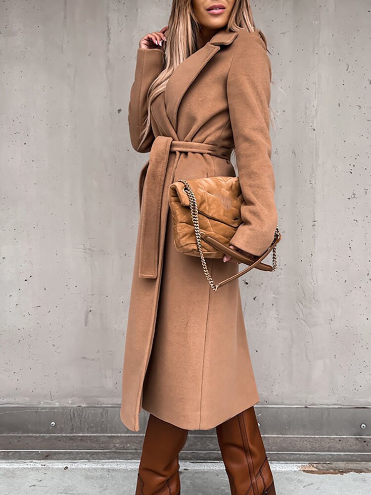 Mune | Elegant Wool Coat with Belt