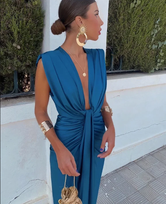 Mune | Elegant Pleated Maxi Dress