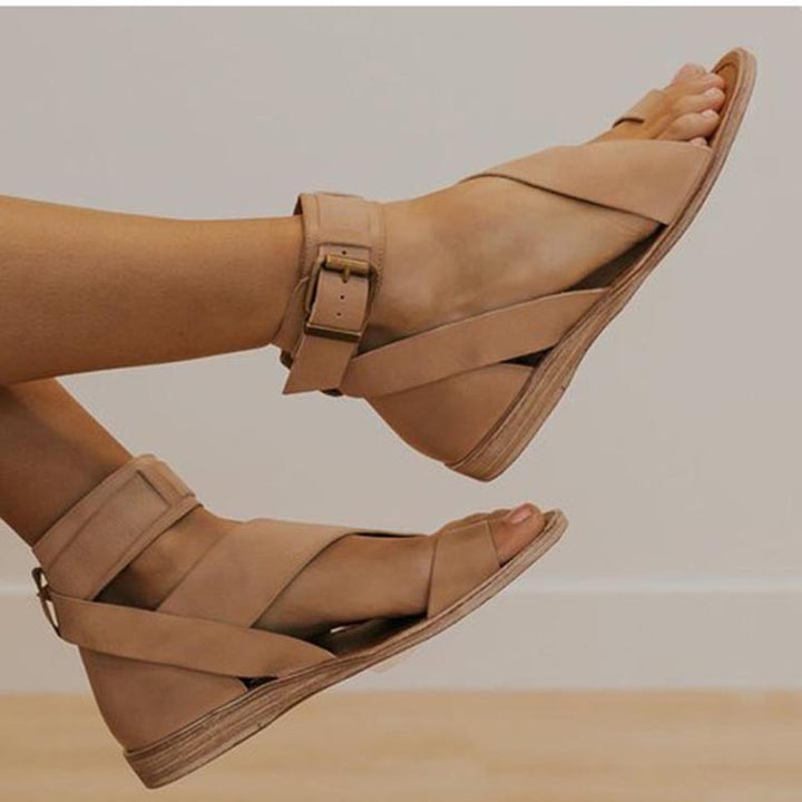 Mune Fashion | Sandals with cross strap and toe ring