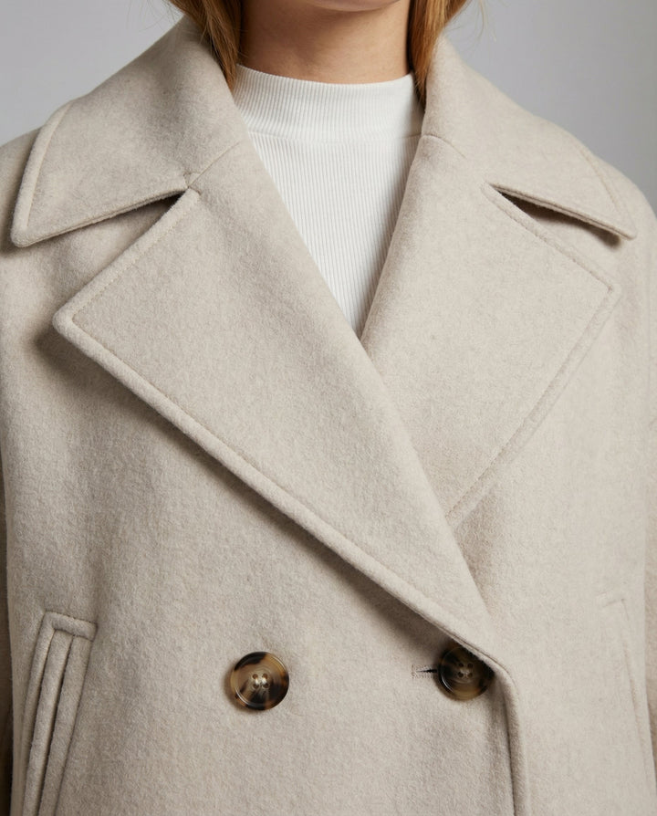 Short double-breasted women's jacket